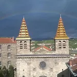 ベッド・アンド・ブレックファスト D'hotes La Prevote - Ancien Couvent Contre La Cathedrale Le Puy-en-Velay
