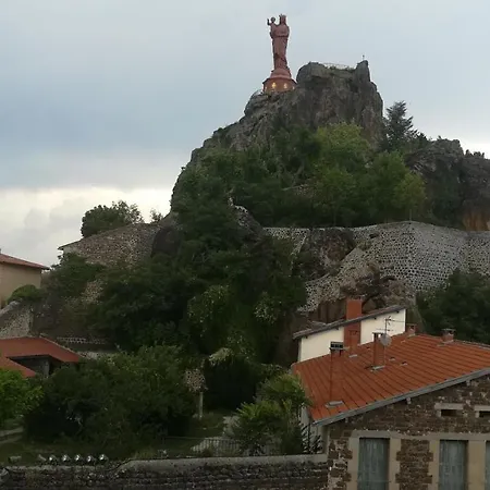 Alojamento de Acomodação e Pequeno-almoço D'hôtes La Prévôté - Ancien Couvent Contre La Cathédrale Le Puy-en-Velay