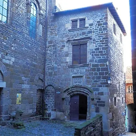 La Prevote - Randonneurs Et Pelerins - Ancien Couvent Contre La Cathedrale Le Puy-en-Velay