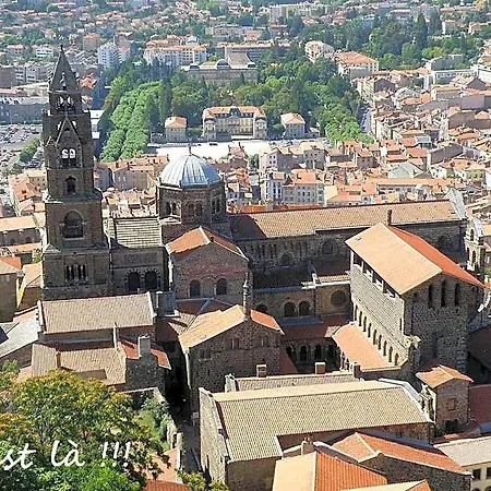 La Prevote - Randonneurs Et Pelerins - Ancien Couvent Contre La Cathedrale Oda ve Kahvaltı Le Puy-en-Velay